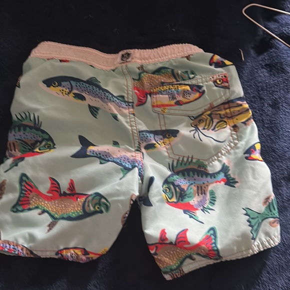 Boys swim shorts sz 3T. Wes and Wally brand. Excellent condition - Picture 3 of 3